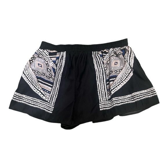 Mossimo Supply Co Black Skorts with Geometric Patterns - Picture 3 of 7